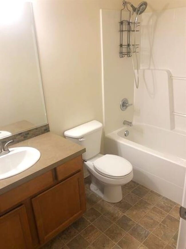 Building Photo - August Move in- 3bed 2.5 Bath Horizon Point