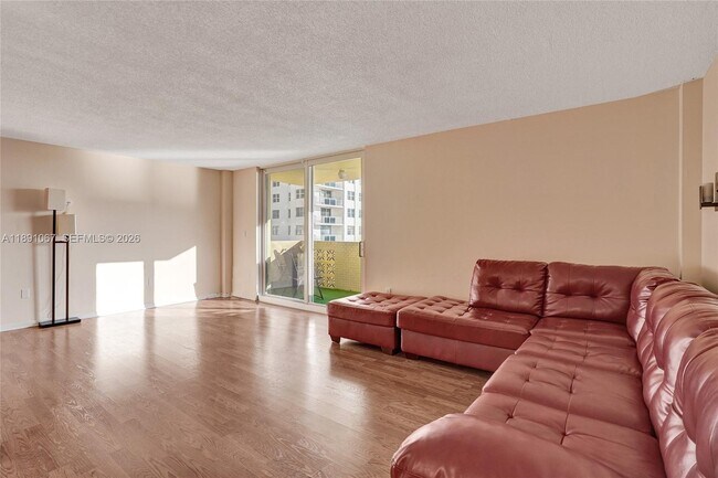 Building Photo - 1833 S Ocean Dr