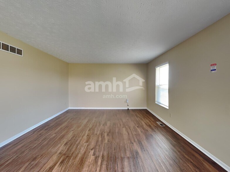 Building Photo - 5143 Christopher Dr