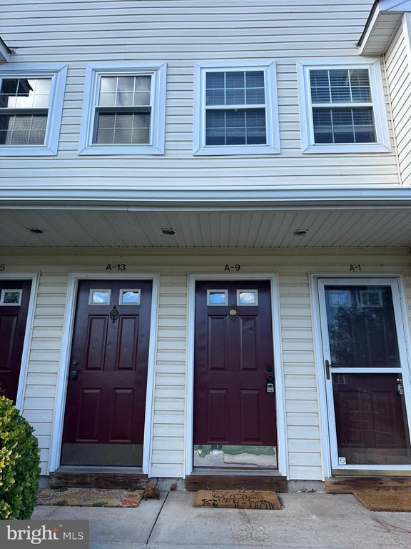 Building Photo - 9 Wagon Wheel Rd