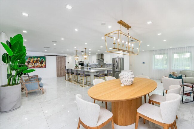 Building Photo - 16650 SW 77th Ct