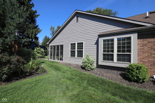 Building Photo - 730 High Dr
