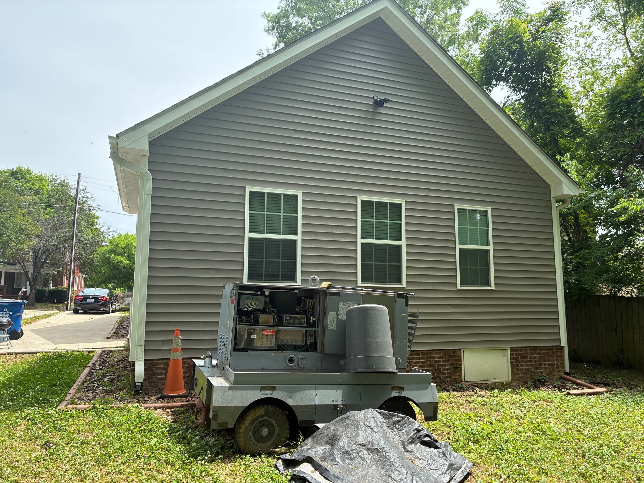 Building Photo - Room in House on S Person St