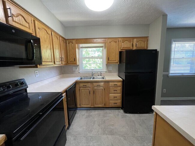 Building Photo - 2519 Steeplechase Dr