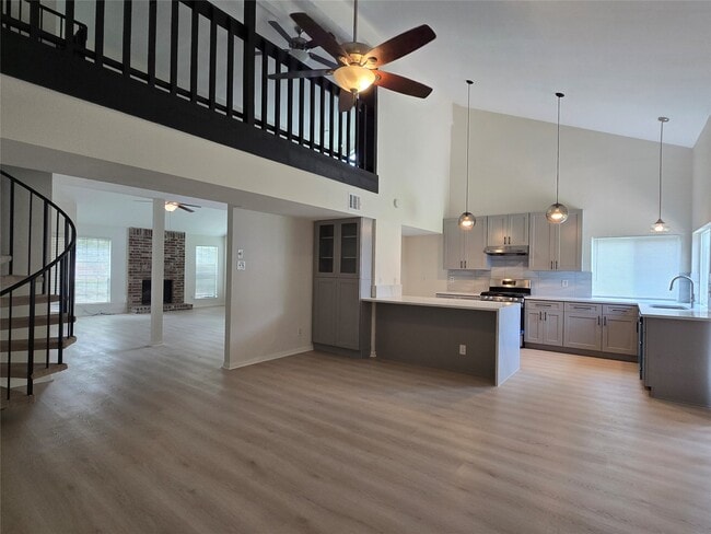 Building Photo - 3434 Streamside Ln