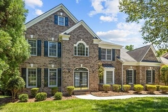 Building Photo - Beyond Stunning Home!