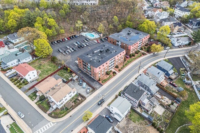 Building Photo - 141 Pierce St