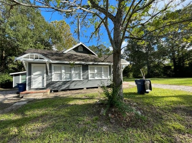 Building Photo - Duplex  835 S