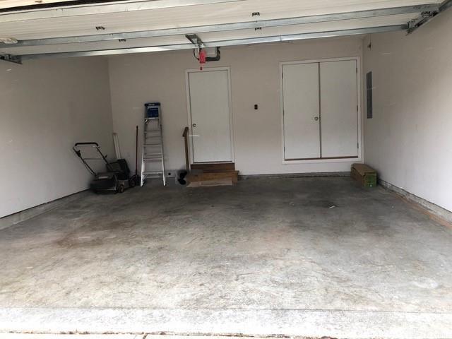 Building Photo - 31 Knollview Ct