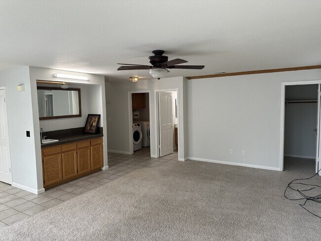 Building Photo - Beautiful 4 Bed/3 Bath Tracy Home with Pool and Fresh Paint