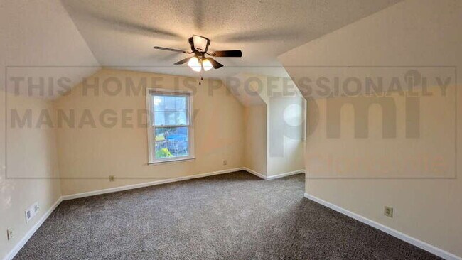 Building Photo - 3388 Oak Park Dr