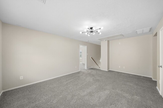 Building Photo - 21619 Knightsbrook Ln