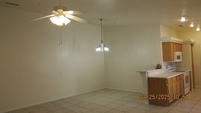Building Photo - 2759 Palisades Dr