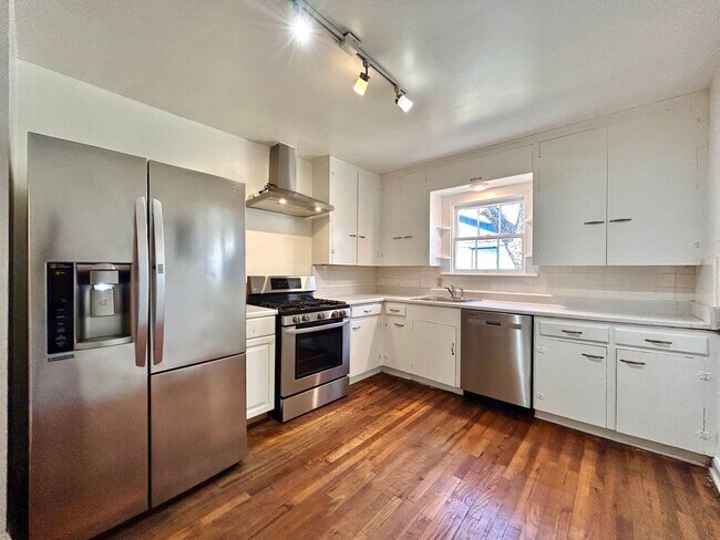 Building Photo - 5207 Shoal Creek Blvd