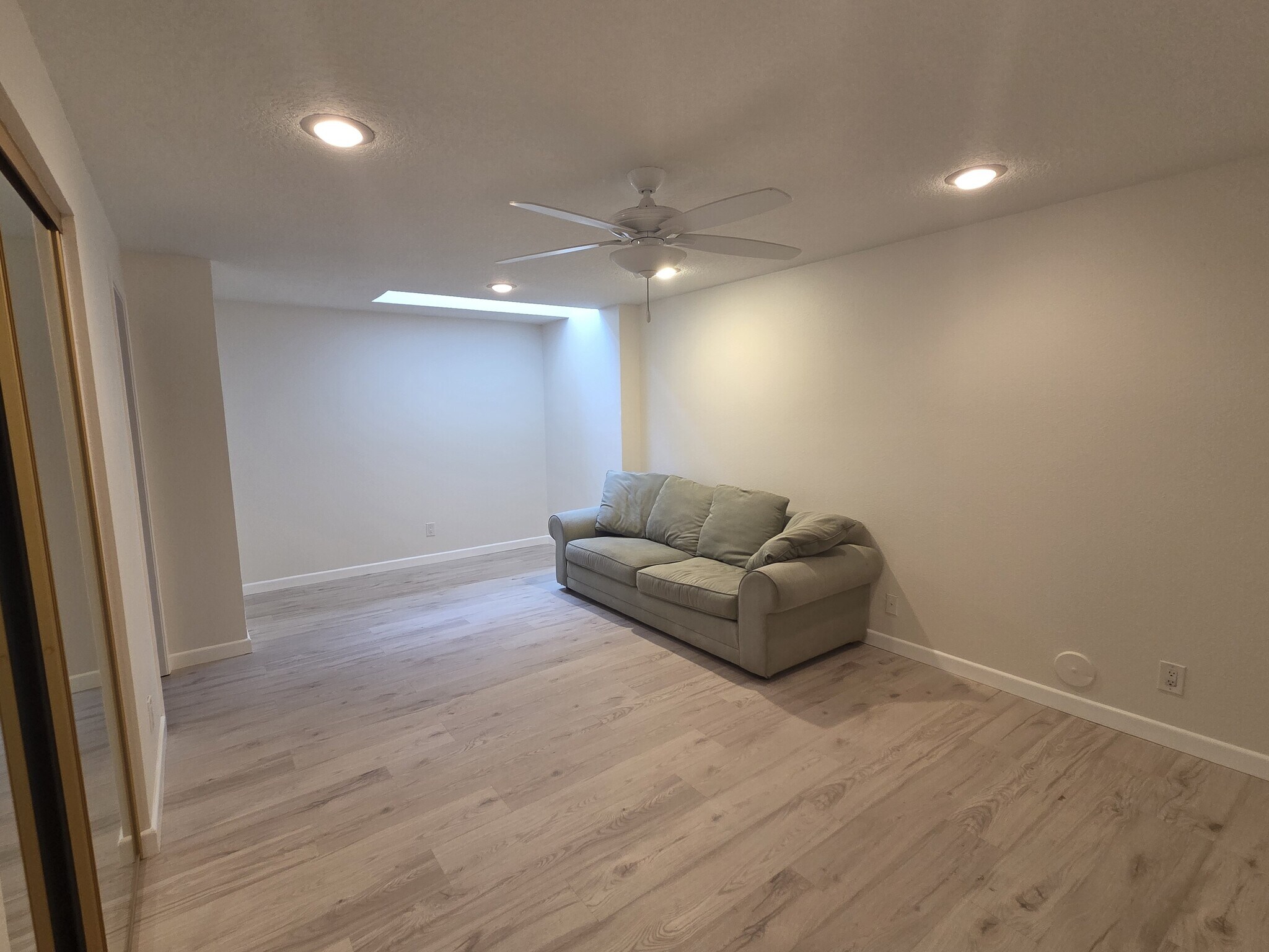 Building Photo - 7492 Seabluff Dr
