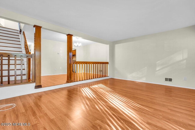 Building Photo - 438 Oak Knoll Dr