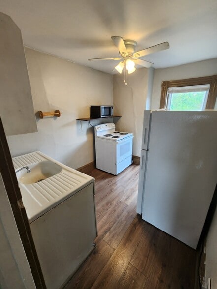 Kitchen (11x8) - 340 Virginia Ave