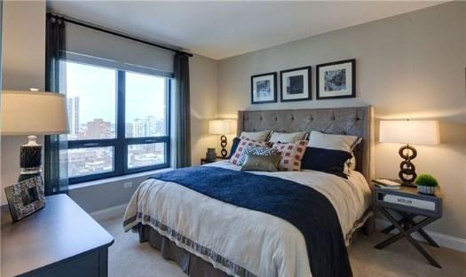 Building Photo - 450 W Huron St