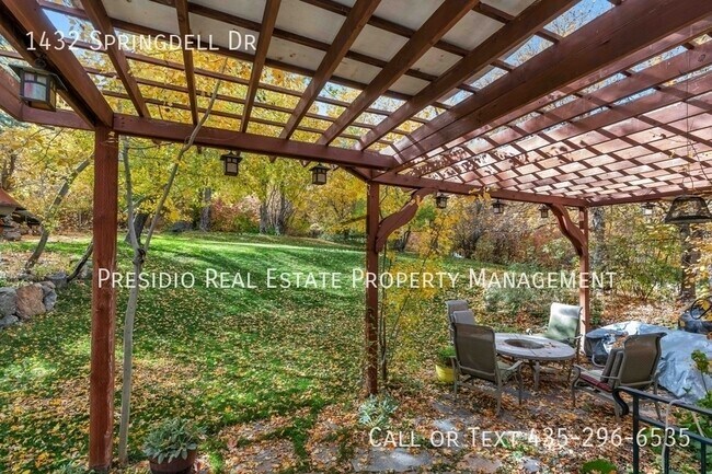 Building Photo - 1432 Spring Dell Dr