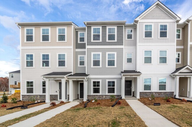Building Photo - 2437 Kasota Ln