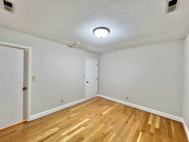 Building Photo - Newly Renovated 3BD, 2.5BA North Raleigh Home on a Private Lot in a Prime Location Near Shopping,...
