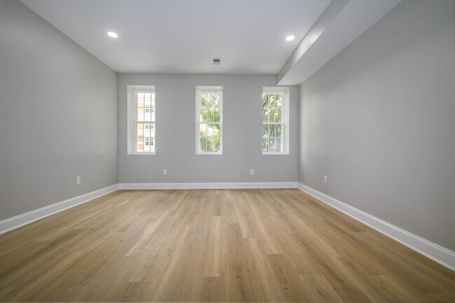 Building Photo - 1709 Edmondson Ave