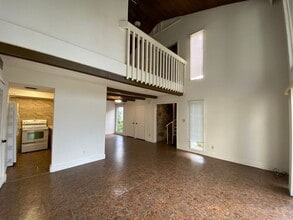 Building Photo - Two Story Unit in Grenelefe