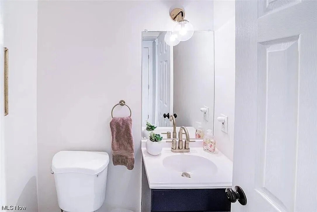 Building Photo - 343 E Garfield Rd