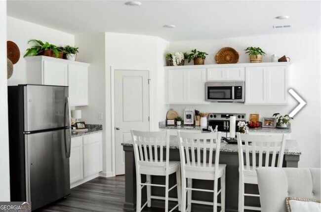 Building Photo - 7584 Saffron Ave