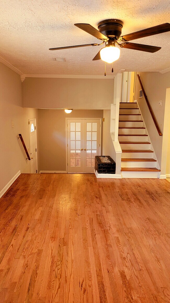 Building Photo - 2915 Lajean Dr