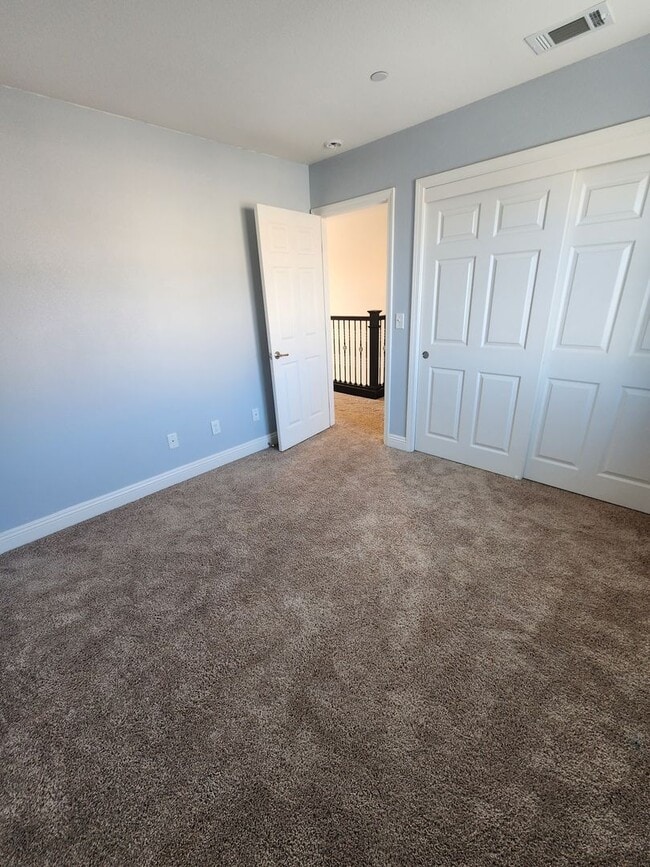 Building Photo - 231 Ninos Dr