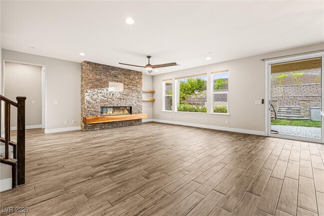 Building Photo - 4631 Amazing View St