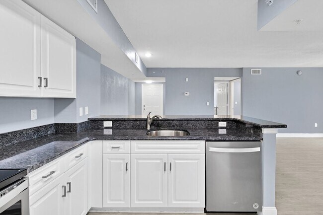 Building Photo - 1610 N 42ND Cir