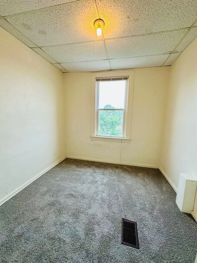 Building Photo - 1017 Emporia St