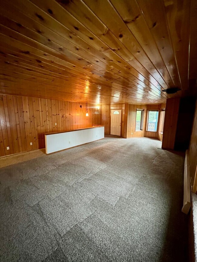 Building Photo - Dunbar Ave 529-