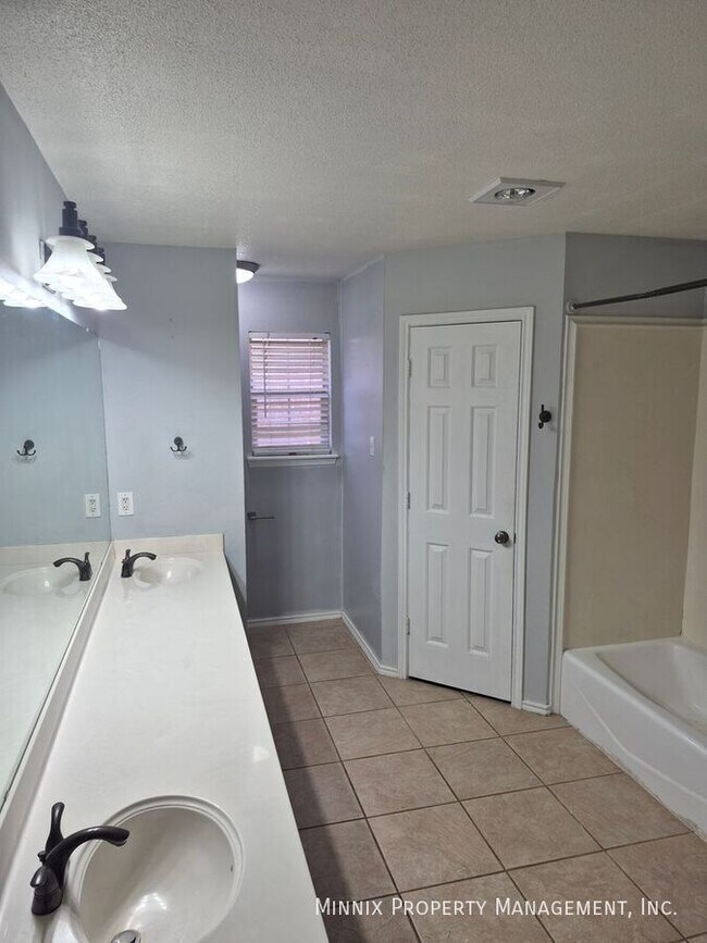 Building Photo - 1923 76th St