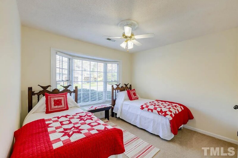 Building Photo - 56 Forest Oaks Dr