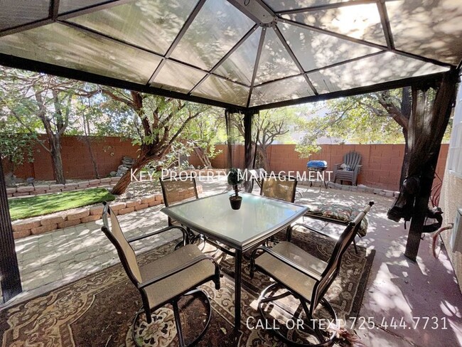 Building Photo - BEAUTIFUL FULLY FURNISHED SINGLE STORY HOM...