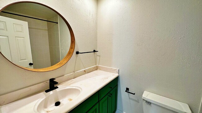 Building Photo - Beautiful Updated 2 Bed 2 Bath on Golf Course in Cherry Creek Schools