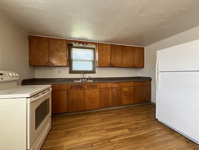 Building Photo - 1245 High Bluff St