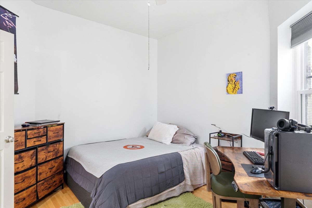 Building Photo - 5739 N Winthrop Ave