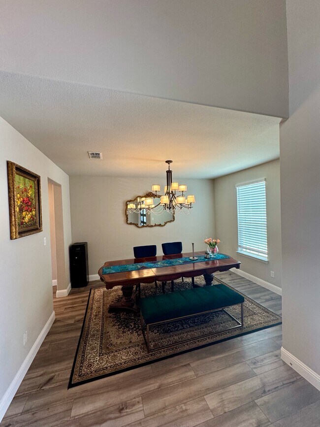 Building Photo - 1731 Tombstone Dr