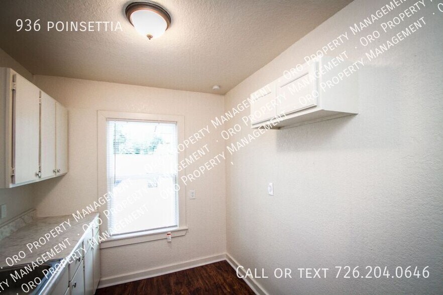 Building Photo - 936 poinsettia-