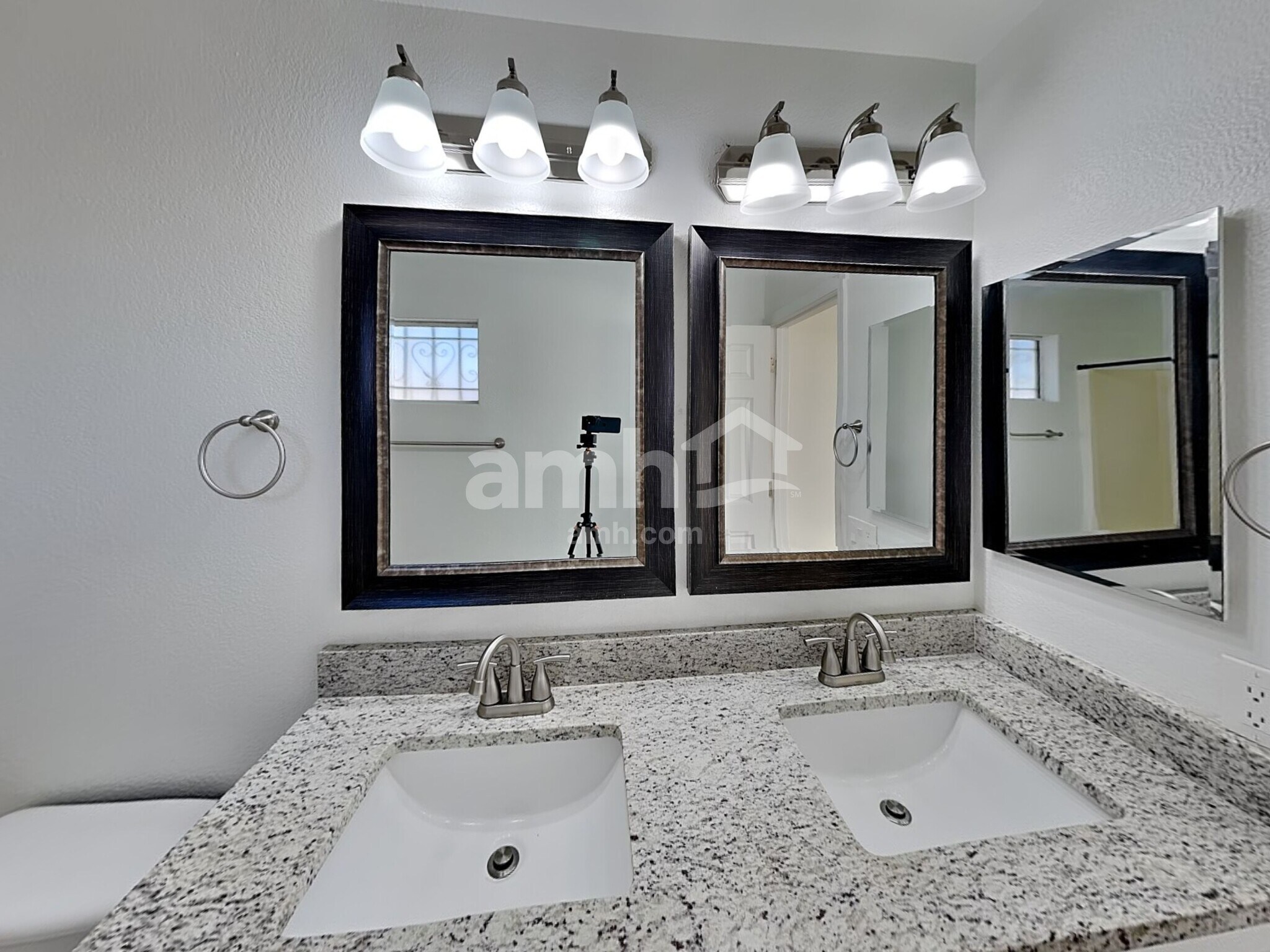 Building Photo - 15009 W Sky Hawk Wy