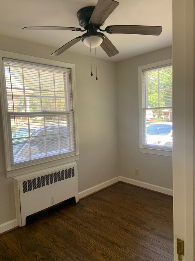 Building Photo - Kirkwood 2 BR convenient to shopping