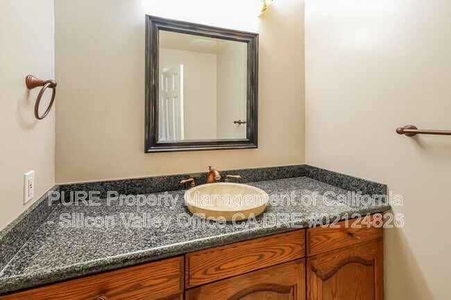 Building Photo - 114 Casa Grande
