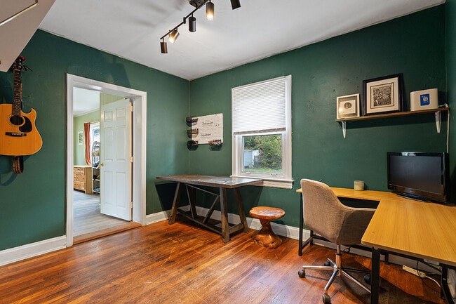 Building Photo - 113 Higbee St