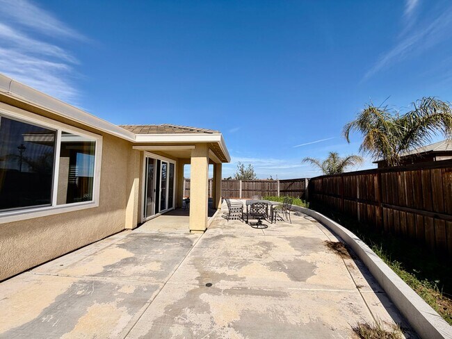 Building Photo - Vacaville 4 Bed | 3 Bath | Single-Story | 2,490 SF | Built in 2021