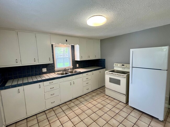 Building Photo - 2 bed 1 bath single family home in Wausau