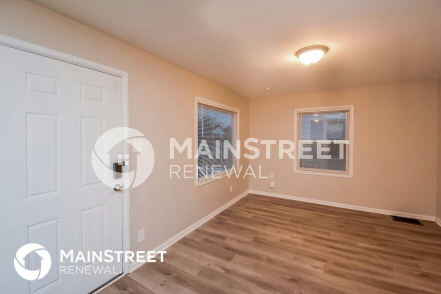 Building Photo - 5234 E 20th St